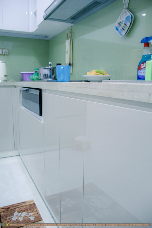 Tủ bếp dưới màu trắng