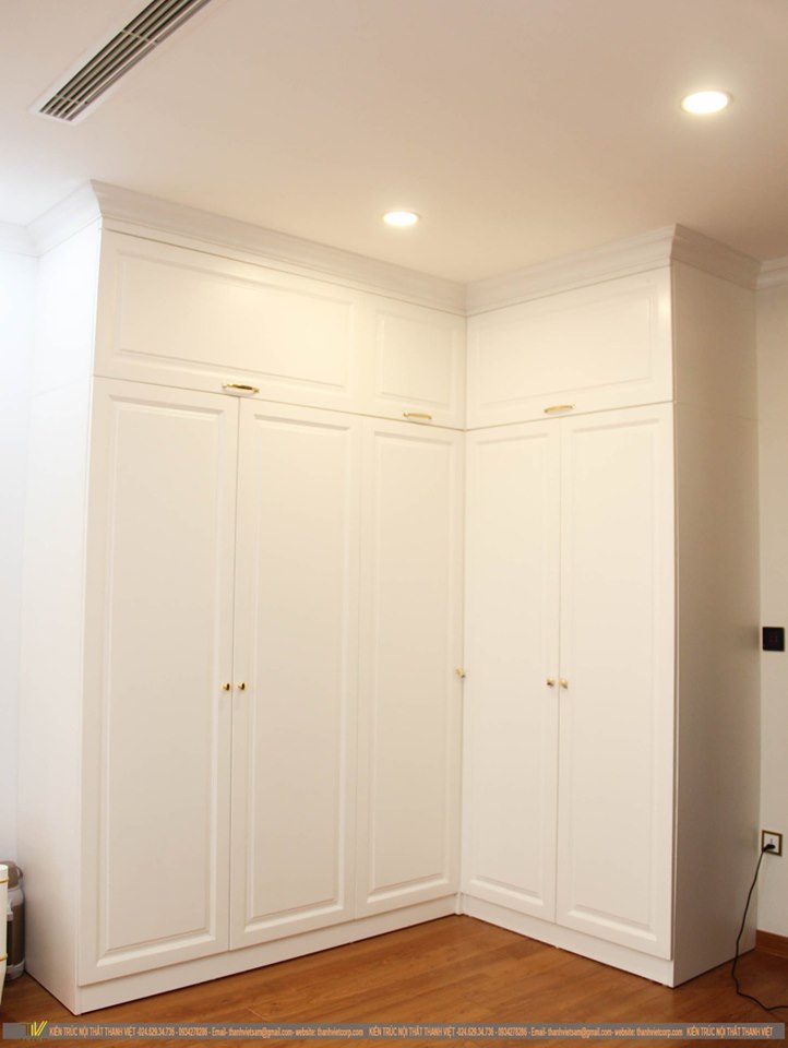 Tủ quần áo màu sáng