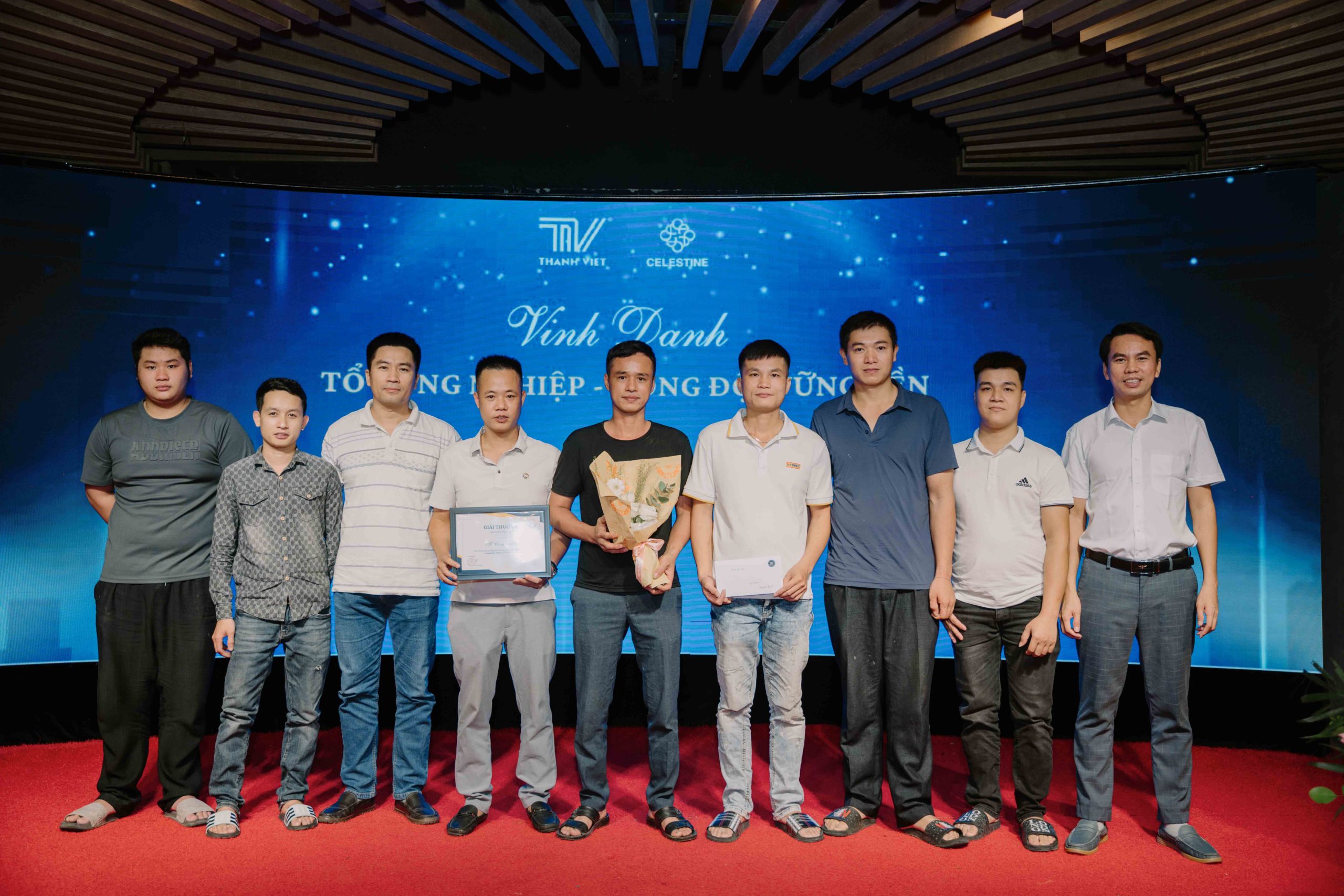 Vinh danh tổ công nghiệp