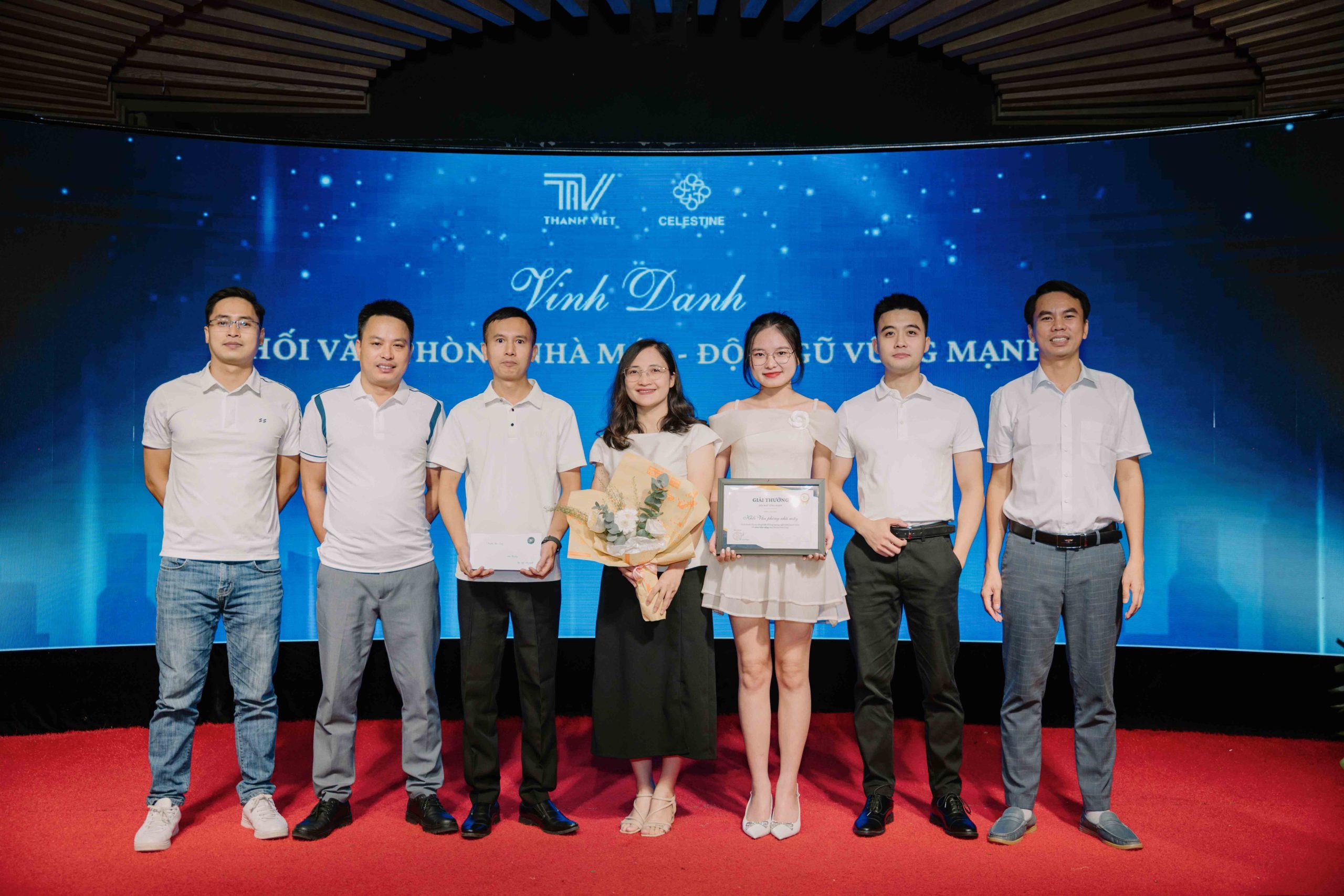 Vinh danh khối văn phòng nhà máy