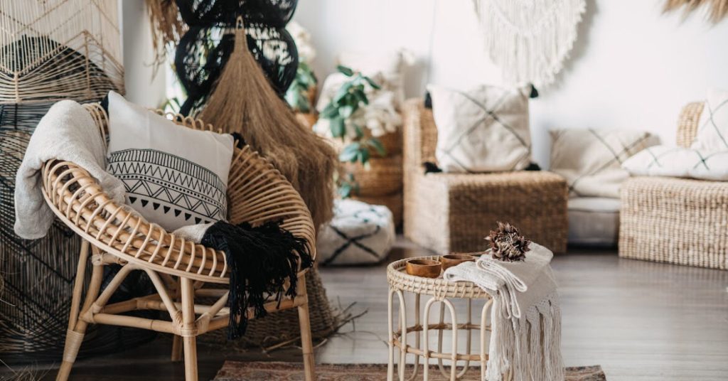 Hygge đề cao chất liệu tự nhiên như gỗ, cotton, len, đá để tạo cảm giác ấm áp và gần gũi.