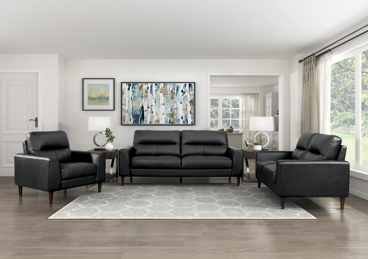 Bài trí sofa đen tạo điểm nhấn phòng khách